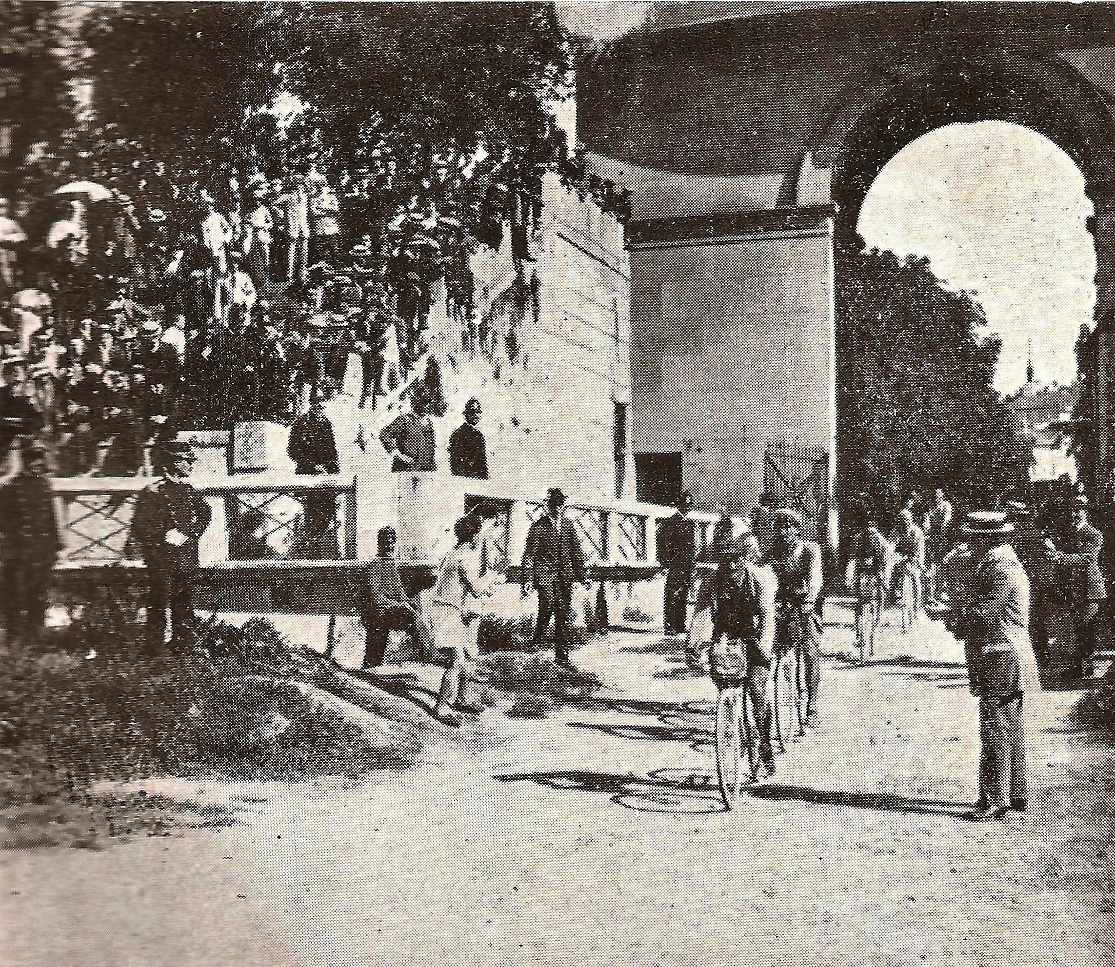 1910 - Carlo Galetti vincitore, all’arrivo dell’ultima tappa della corsa “Al mare, ai monti, ai laghi”, all’Arena di Milano